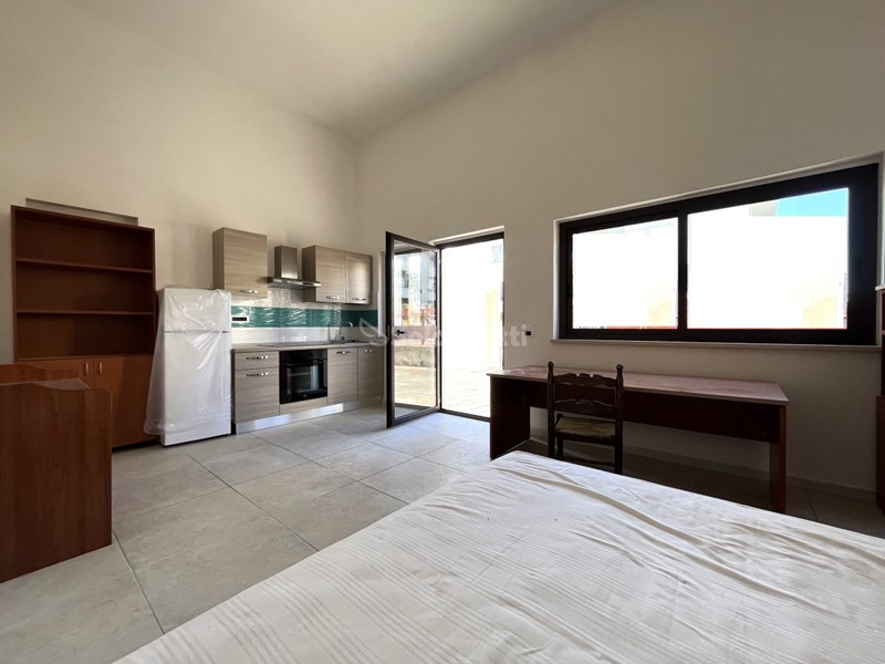 Monolocale in Affitto a Catanzaro, zona Lido Porto, 1'500€, 30 m², arredato