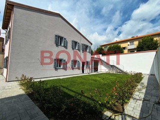 Casa Semi Indipendente in Vendita a La Spezia, zona Periferia Est, 305'000&euro;, 90 m²
