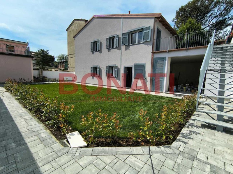 Casa Semi Indipendente in Vendita a La Spezia, zona Periferia Est, 305'000&euro;, 90 m²