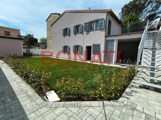 Casa Semi Indipendente in Vendita a La Spezia, zona Periferia Est, 305'000&euro;, 107 m²