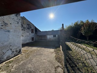 Rustico in Vendita a Bassano del Grappa, zona san lazzaro, 48'000€, 300 m²