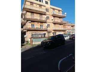 Trilocale in Vendita a Roma, 220'000€, 65 m²
