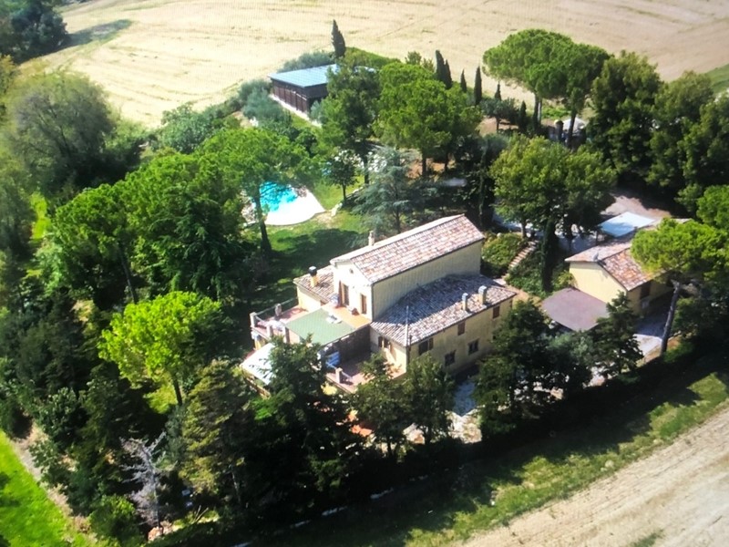 Rustico in Vendita a Osimo, 840'000€, 500 m², con Box