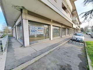 Immobile commerciale in Affitto a Rovigo, 670 m²