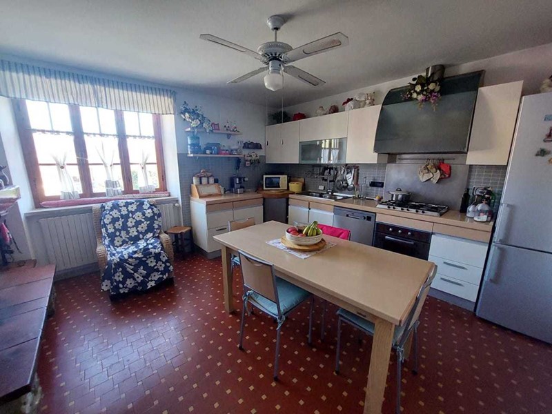 Casa Indipendente in Vendita a Castelnuovo Magra, 259'000&euro;, 150 m²