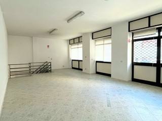 Immobile commerciale in Affitto a Sassari, 800€, 140 m²