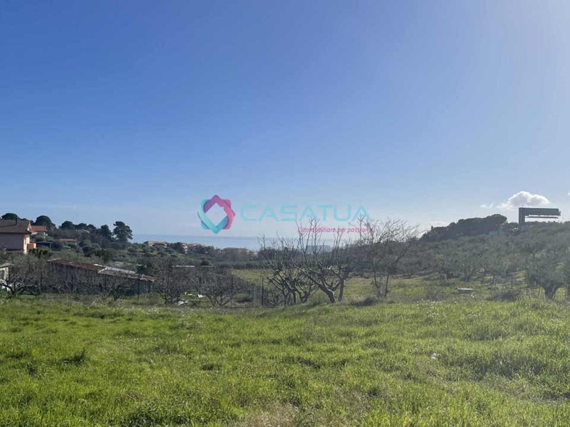 Terreno agricolo in Vendita a Silvi, 55'000€, 2247 m²