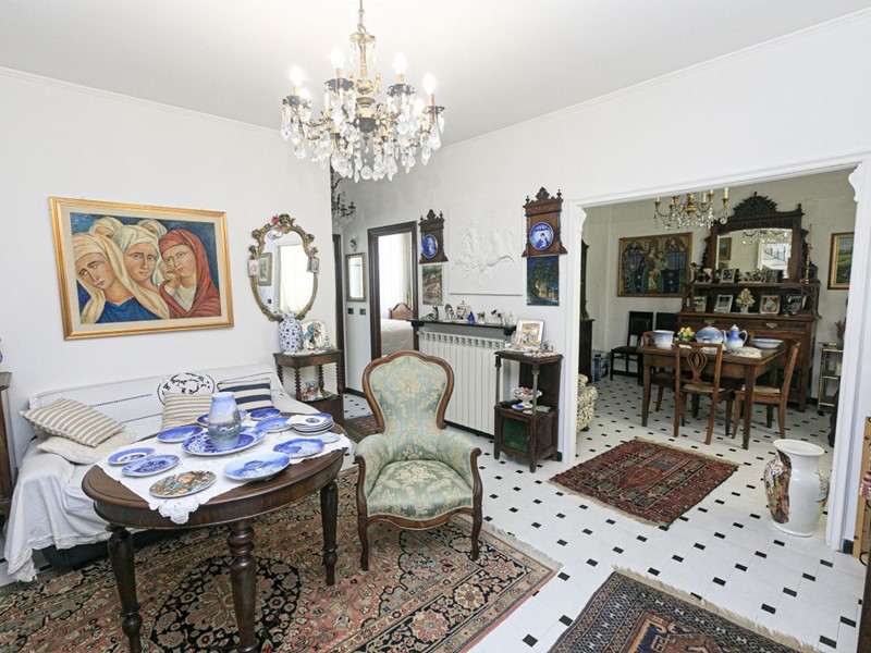 Appartamento in Vendita a Genova, 118'000€, 102 m²