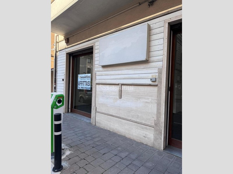 Capannone in Affitto a Pescara, zona Piazza Salotto, 750€, 60 m²
