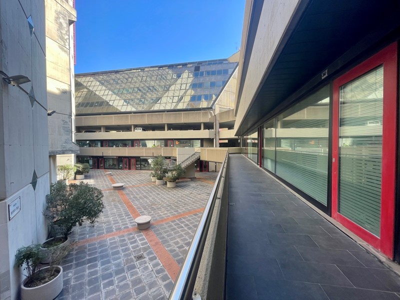 Immobile commerciale in Affitto a Genova, zona CENTRO, 2'000€, 115 m²