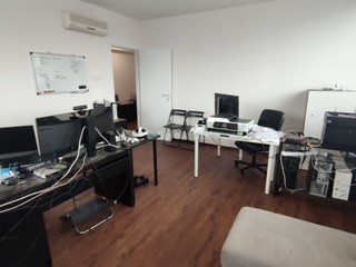 Ufficio in Affitto a Modena, 1'000&euro;, 70 m²