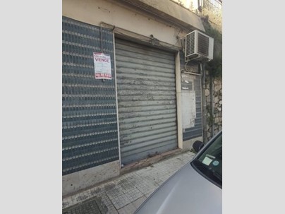 Negozio in Vendita a Messina, 69'000€, 110 m²