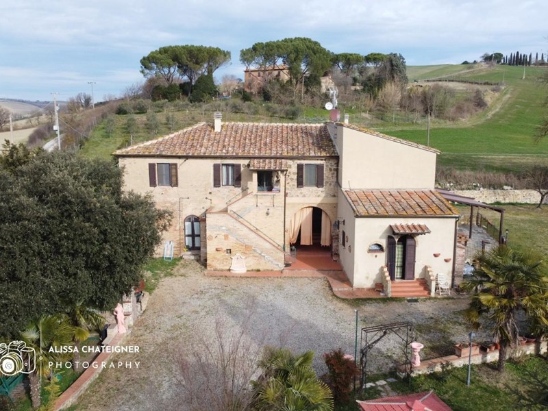 Casa Indipendente in Vendita a Buonconvento, 1'150'000€, 600 m², arredato