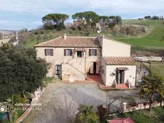 Casa Indipendente in Vendita a Buonconvento, 1'150'000€, 600 m², arredato