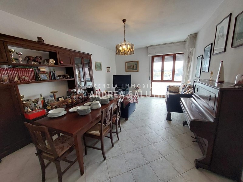 Appartamento in Vendita a Pontedera, 149'000€, 110 m², arredato, con Box