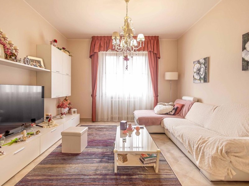 Quadrilocale in Vendita a San Miniato, zona Ponte a Egola, 185'000€, 105 m², arredato, con Box