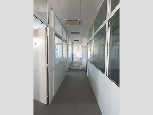 Ufficio in Affitto a Pisa, zona Ospedaletto, 1'800€, 250 m²