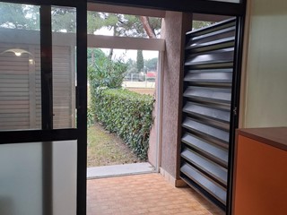 Bilocale in Vendita a Bibbona, zona Marina di Bibbona, 150'000€, 40 m², arredato