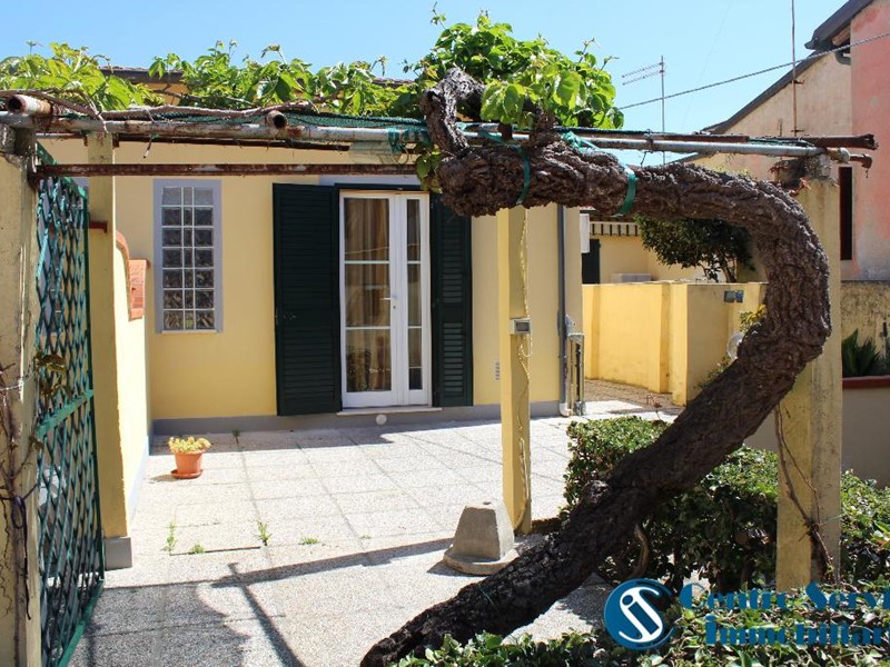 Casa Indipendente in Affitto a Pisa, zona Marina di Pisa, 1'200€, 60 m², arredato