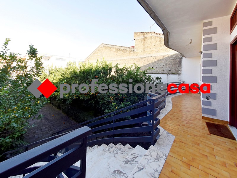 Villa bifamiliare in Vendita a San Nicola la Strada, 430'000€, 290 m²