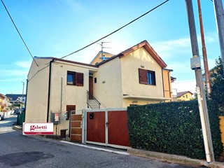 Trilocale in Vendita a Chieti, 90'000€, 60 m², arredato