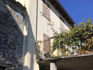 Casa Semi Indipendente in Vendita a Lumarzo, 18'966€, 230 m²