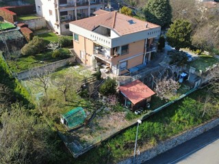 Casa Indipendente in Vendita a Almenno San Bartolomeo, 250 m², con Box