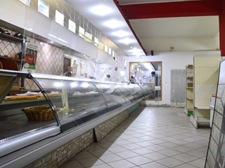 Immobile commerciale in Vendita a Aci Sant'Antonio, zona Santa Maria La Stella, 139'000€, 150 m², arredato