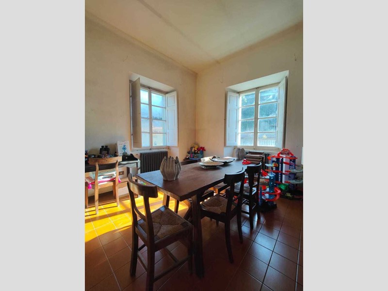 Appartamento in Vendita a Bagnone, 129'000€, 155 m²