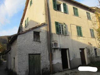 Appartamento in Vendita a Montoggio, 12'159€, 119 m²
