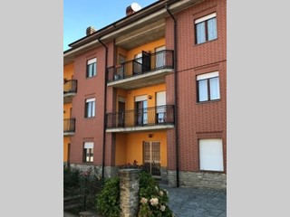 Casa Indipendente in Vendita a Murazzano, 187'500€, 816 m², con Box