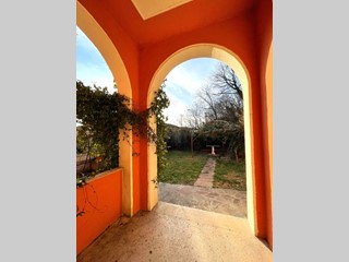 Casa Indipendente in Vendita a Brescia, zona Zona Est, 450'000€, 331 m², con Box