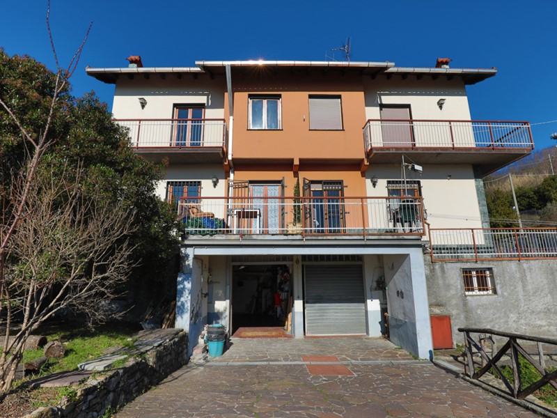 Casa Indipendente in Vendita a Sant'Olcese, 290'000€, 166 m², con Box