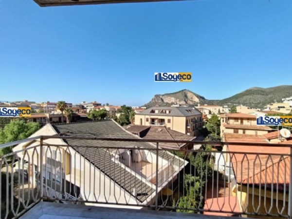 Appartamento in Vendita a Bagheria, zona Via mattarella, 160'000€, 159 m²