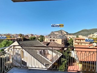 Appartamento in Vendita a Bagheria, zona Via mattarella, 160'000€, 159 m²