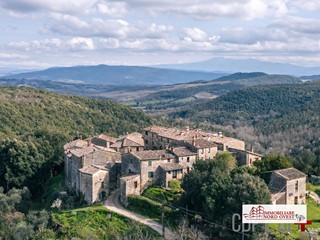 Trilocale in Vendita a Monticiano, 99'000€, 90 m²