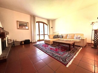 Casa Indipendente in Vendita a Empoli, 535'000€, 250 m², con Box