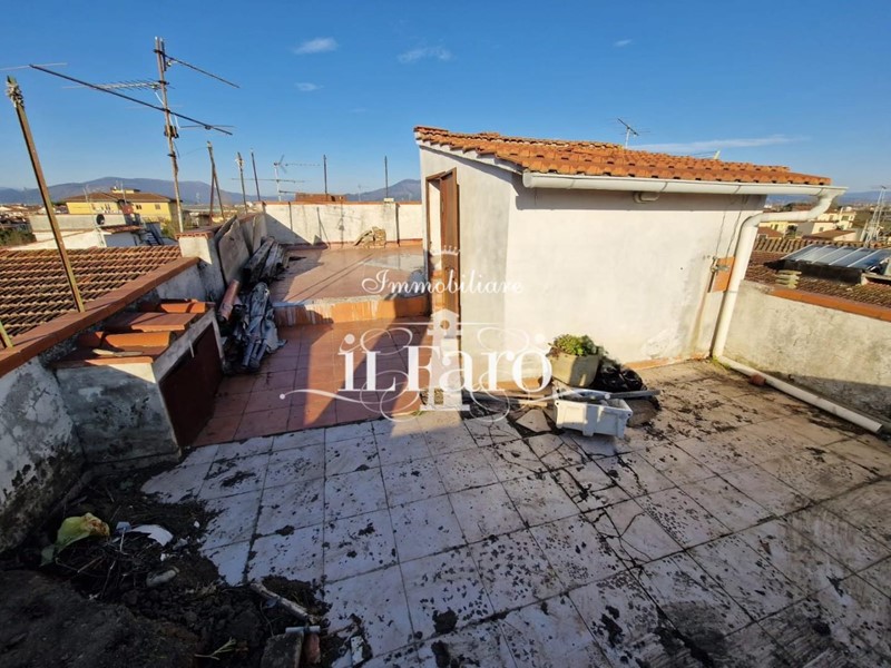 Casa Indipendente in Vendita a Signa, zona San Mauro a Signa, 270'000€, 160 m²