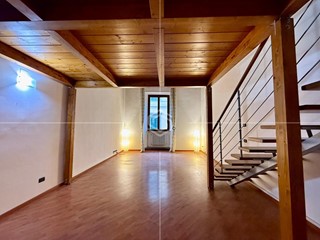 Immobile commerciale in Affitto a Pisa, 1'100€, 130 m²