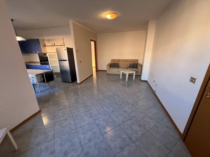 Trilocale in Vendita a Cecina, 180'000€, 75 m², con Box