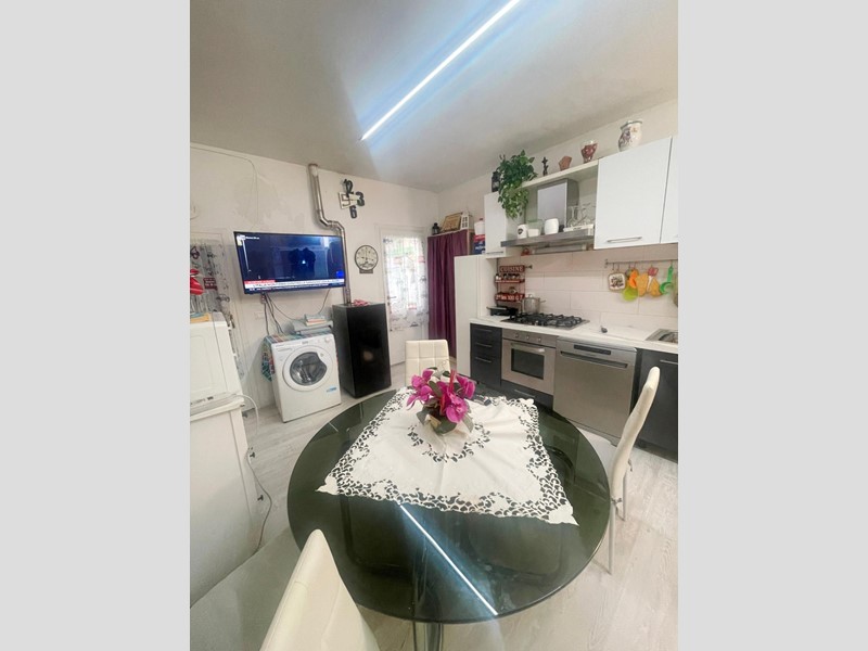 Quadrilocale in Vendita a Cascina, 140'000€, 90 m²