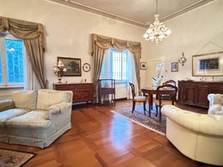 Villa in Vendita a Cascina, zona San Casciano, 545'000€, 200 m², arredato, con Box