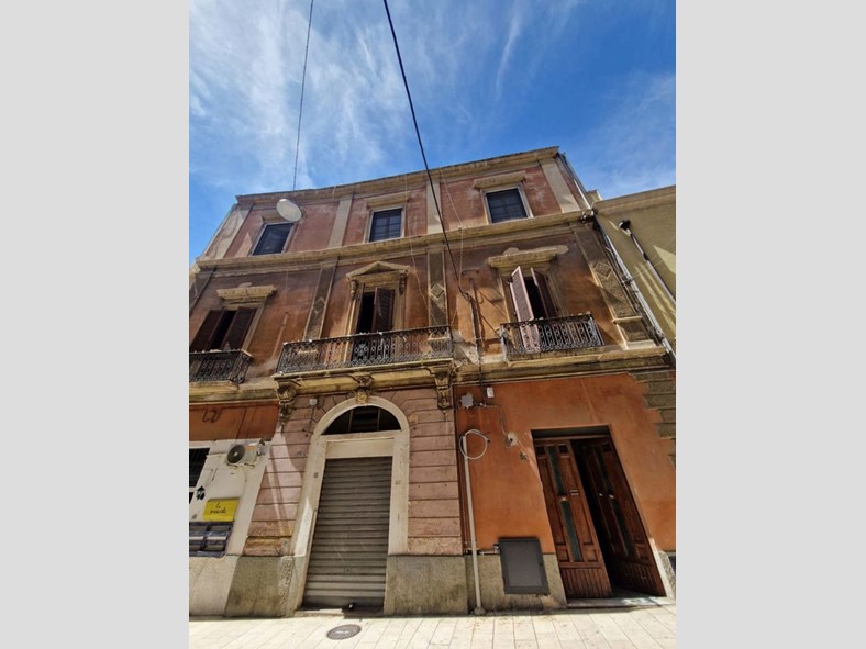 Appartamento in Vendita a Brindisi, 298'000€, 305 m²