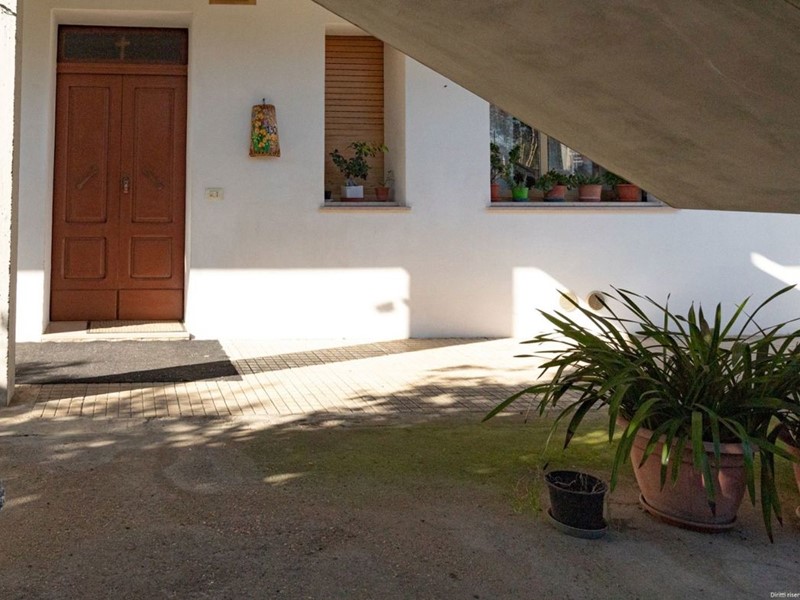 Casa Indipendente in Vendita a Rocca San Giovanni, 240'000€, 300 m², arredato