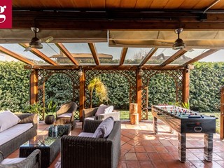 Villa bifamiliare in Vendita a Settimo Milanese, 590'000€, 240 m²