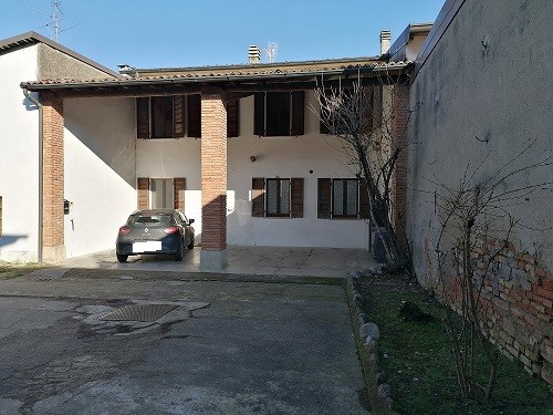 Casa Indipendente in Vendita a Camisano, 120'000&euro;, 205 m², con Box