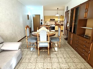 Appartamento in Vendita a Polesella, zona CENTRO, 74'000€, 90 m², con Box