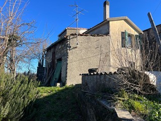 Trilocale in Vendita a Maissana, zona Torza, 45'000€, 90 m²