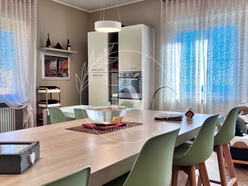 Appartamento in Vendita a Savona, zona Valloria, 308'000€, 131 m²