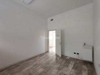Ufficio in Affitto a Modena, 1'500&euro;, 102 m²